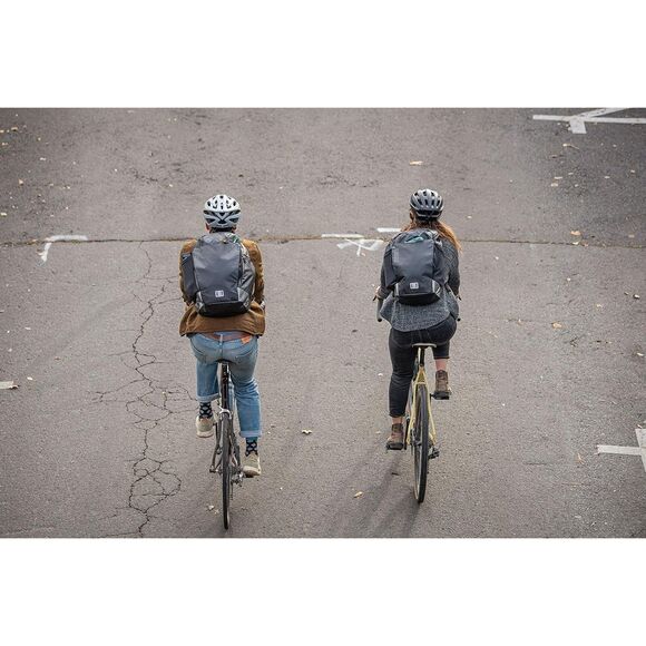 CamelBak H.A.W.G. Commute 30 Bike Backpack with Weatherproof Laptop Sleeve Black - Picture 11 of 12